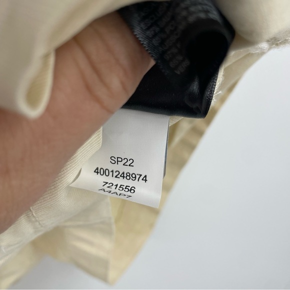 The North Face Women Size S Motion Pull On Shorts Vintage White NF0A4AP711P - Picture 6 of 9